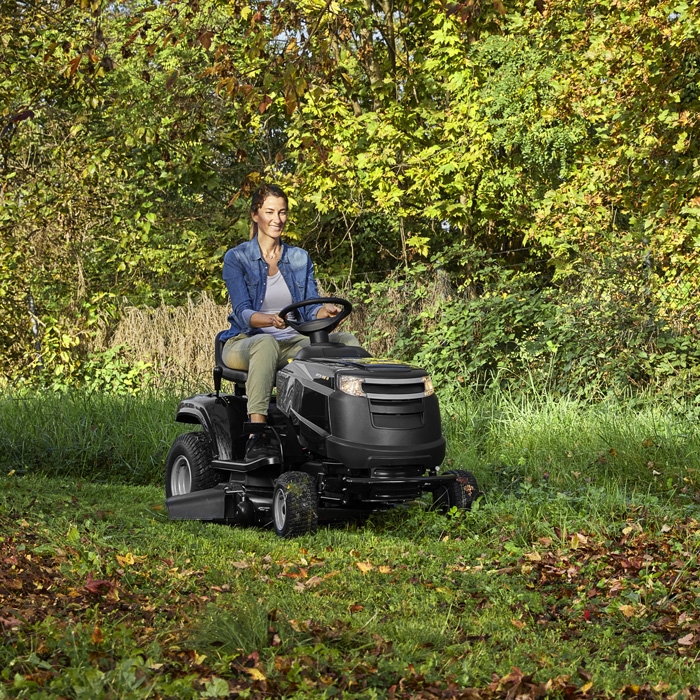 Trattorino tagliaerba Alpina AT3 98A scarico laterale taglio max 98 cm